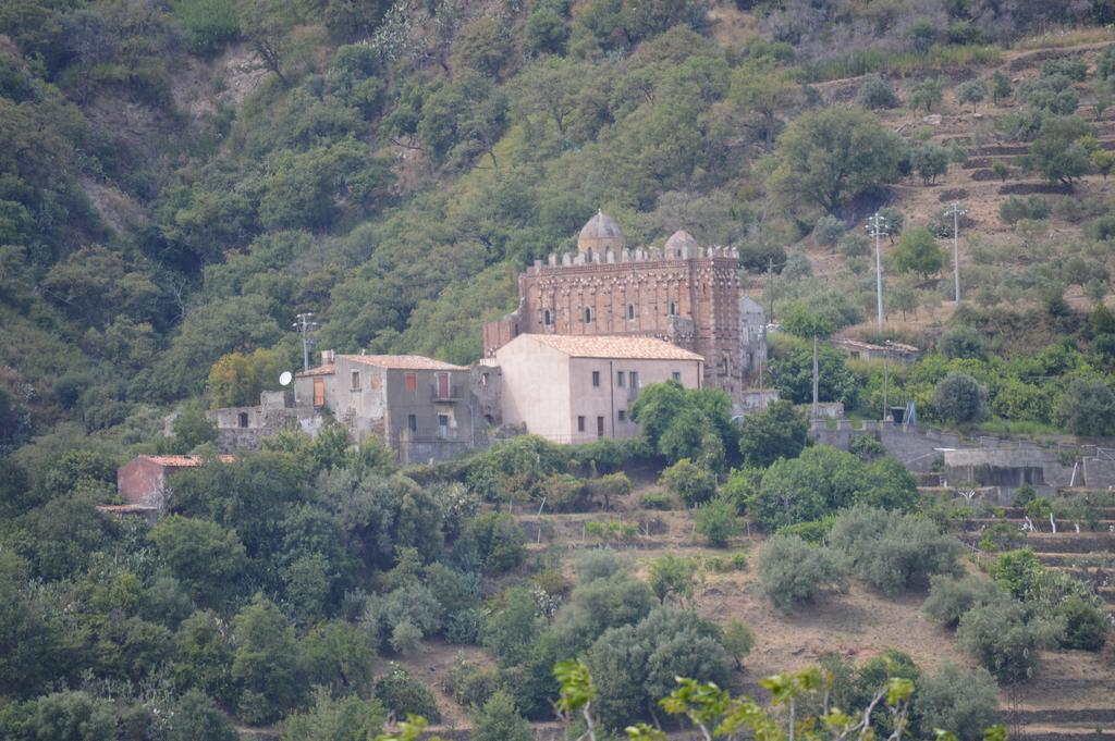 Апартаменты La Casa Di Giulia Форца-д'Агро Экстерьер фото